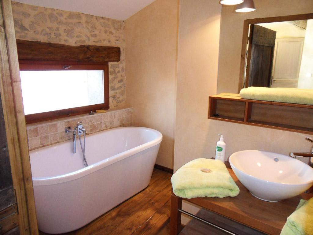 Le Relais D'Elle Bed & Breakfast Niozelles Екстериор снимка